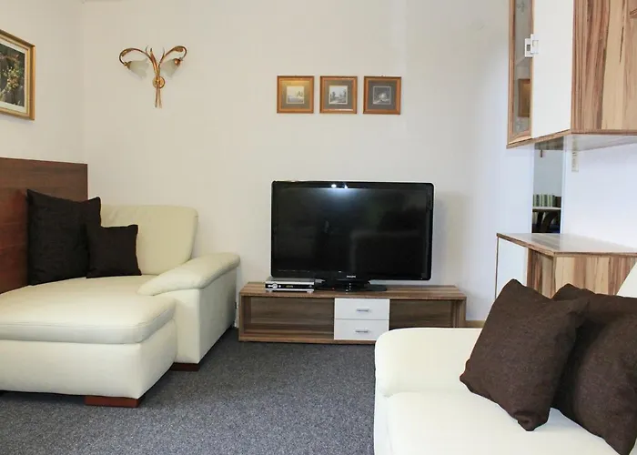 In Near Lift بيت للعطل كابل