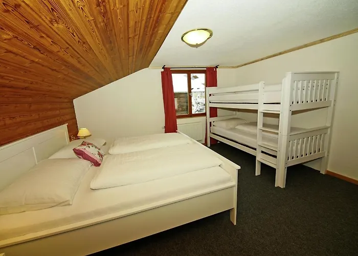 بيت للعطل In Near Lift